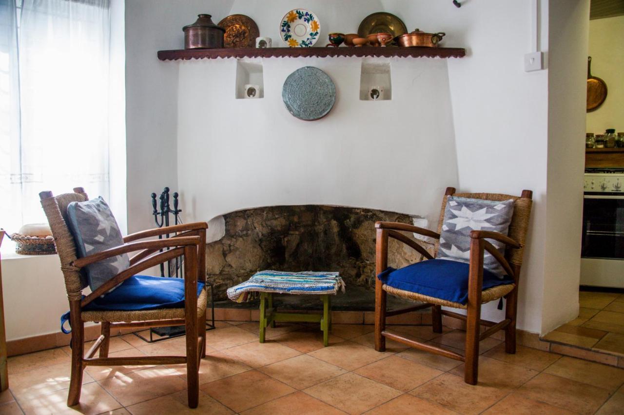 Cecilias Courtyard Malya