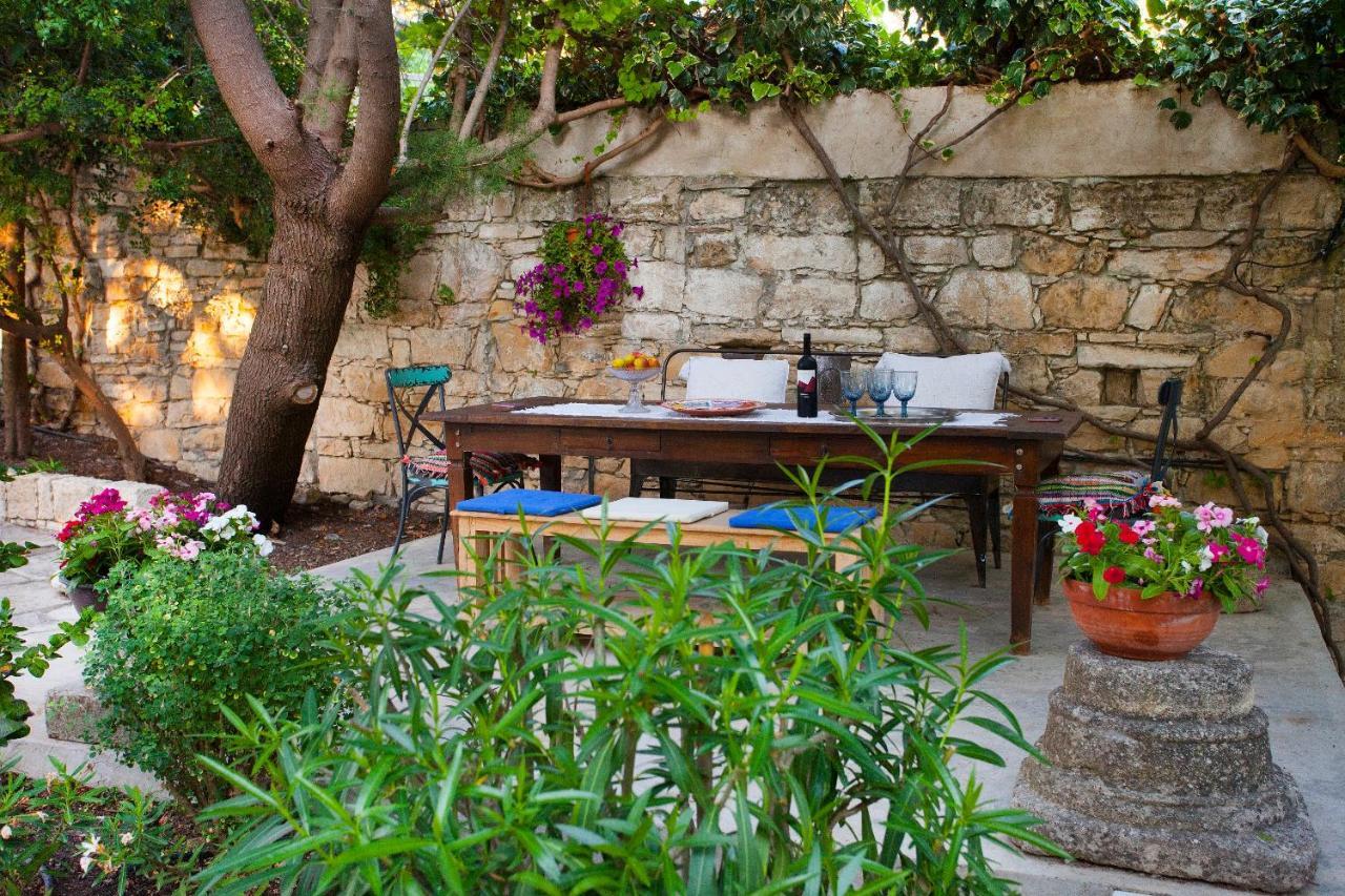 Cecilias Courtyard *