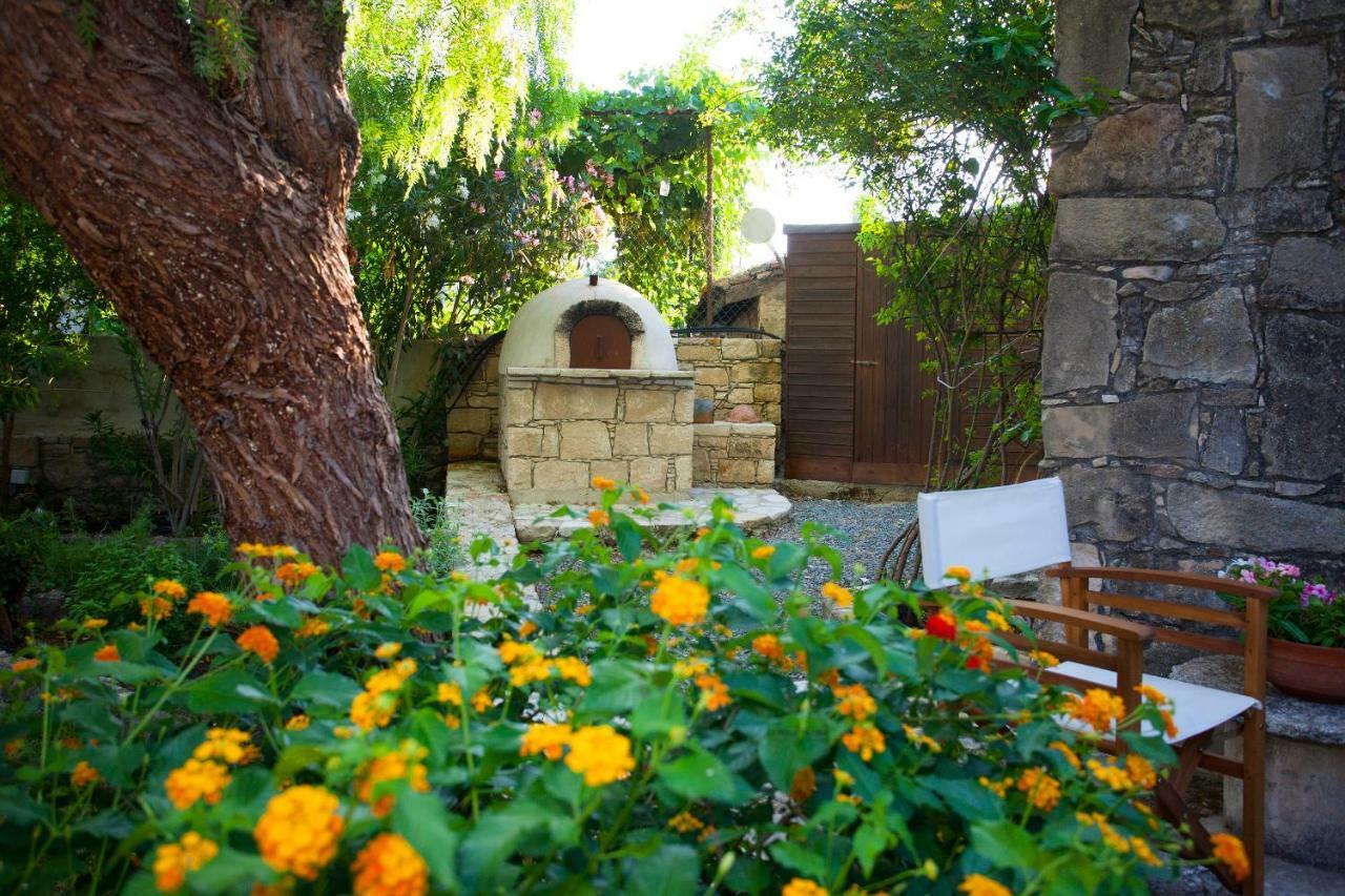 Cecilias Courtyard Malya