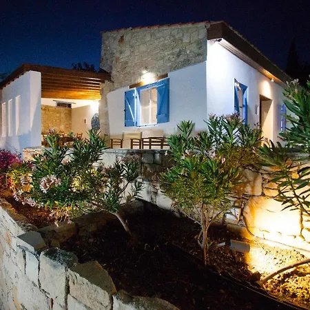 Maison d'hôtes Cecilias Courtyard à Malya Extérieur photo