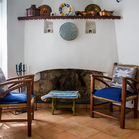 Maison d'hôtes Cecilias Courtyard à Malya Extérieur photo