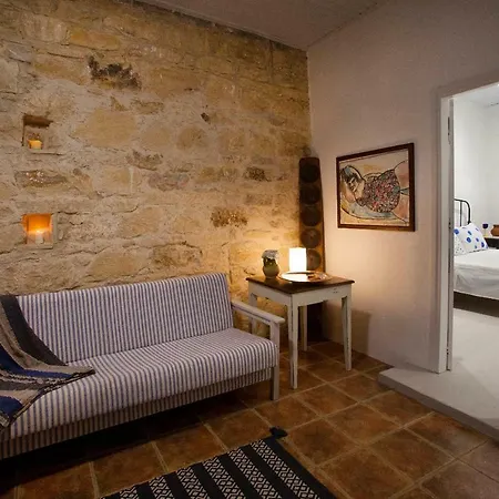 Maison d'hôtes Cecilias Courtyard à Malya Extérieur photo