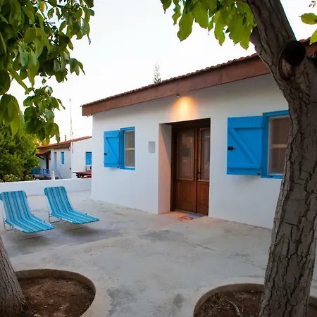 Maison d'hôtes Cecilias Courtyard à Malya Extérieur photo