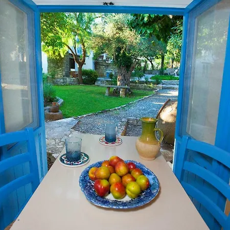 Maison d'hôtes Cecilias Courtyard à Malya Extérieur photo
