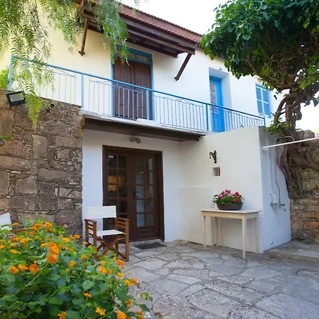 Maison d'hôtes Cecilias Courtyard à Malya Extérieur photo